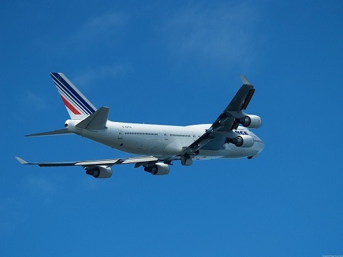 Boeing 747 in flight